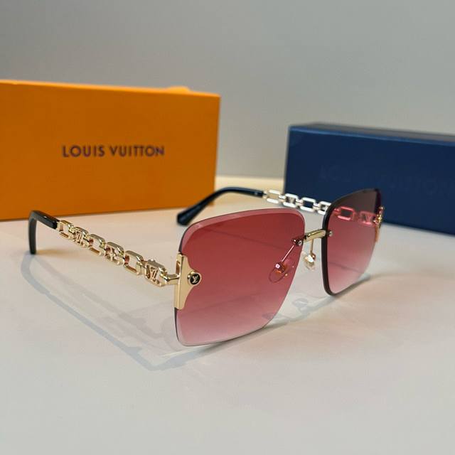 Lv Louis Vuitton new colors are here~ I want to weld the sunglasses on my face H
