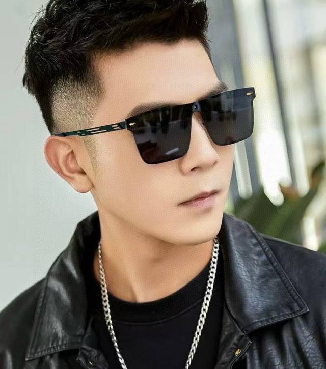 Gucci 2025 new men's and women's couple's sunglasses, polygonal, IP-plated, neve