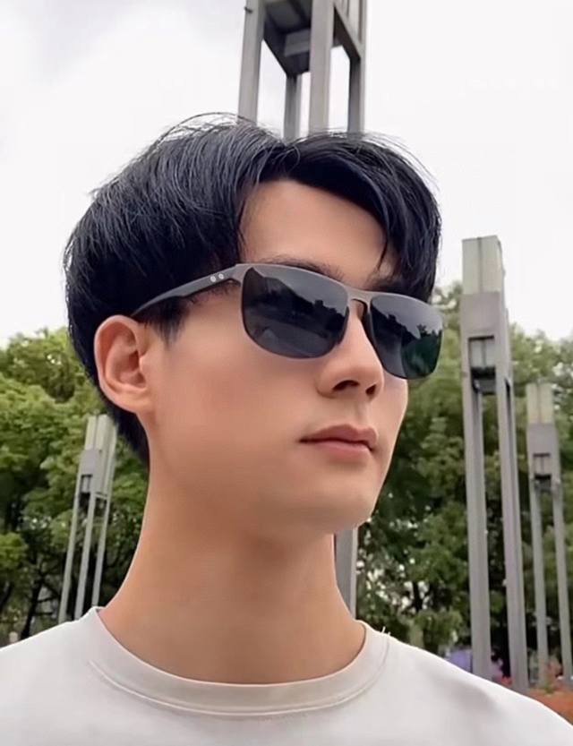 Gucci Men's Colorful Aviator Polarized Sunglasses Material: HD Nylon Thickened C