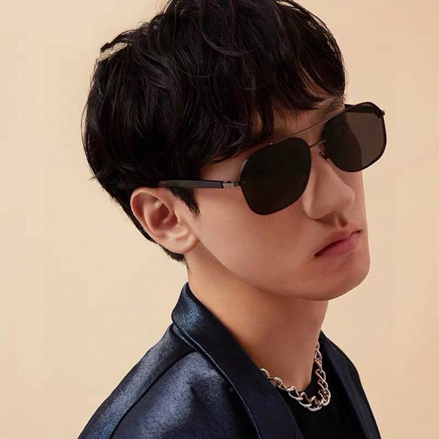 Gucci Men's Colorful Aviator Polarized Sunglasses Material: HD Nylon Thickened C