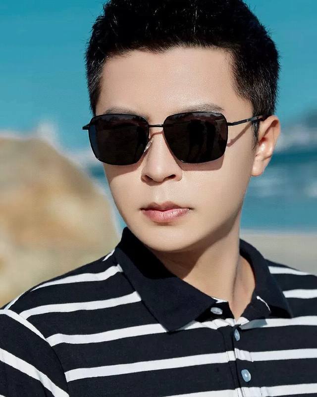 Lv Men's Colorful Aviator Polarized Sunglasses Material: HD Nylon Thickened Card