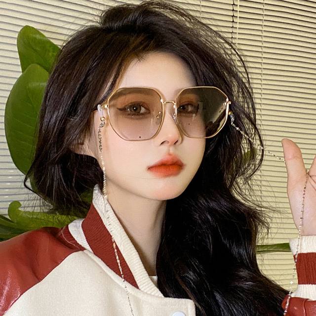 Chanel's new stylish and elegant polarized sunglasses for women create a calm a