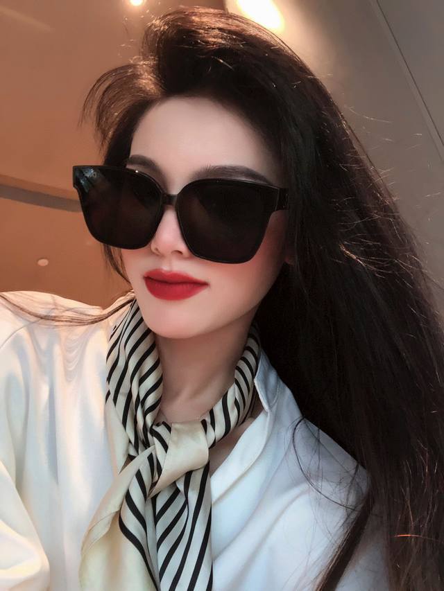Dior-Dior 2025 Spring New Trend Hot Fashion Square Frame Sunglasses High Quality