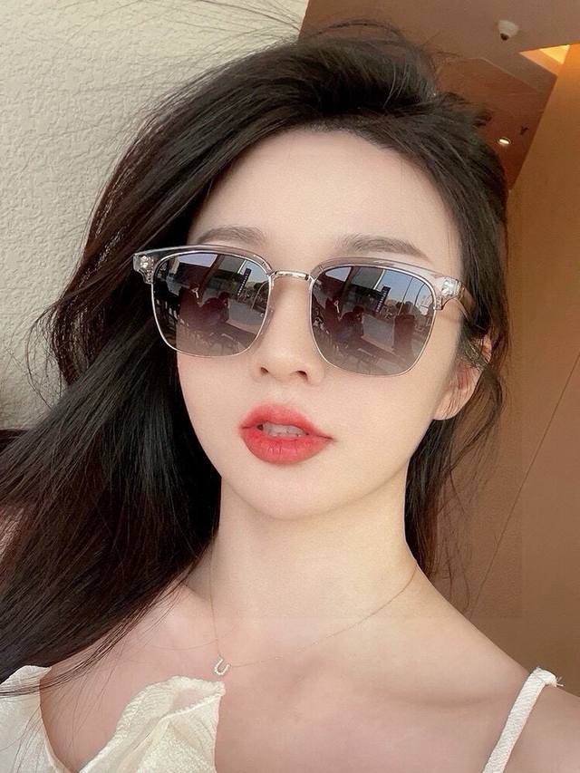 Gucci 2025 new Gucci fashionable and versatile large square frame, unique half-f