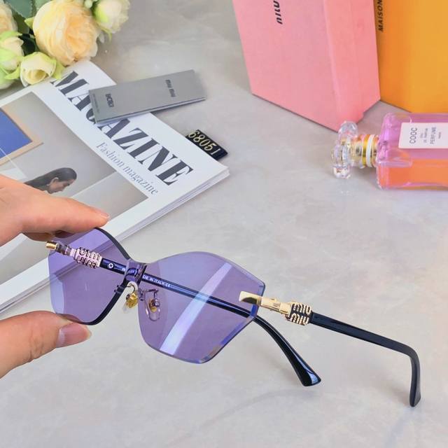 Miumi* Retro Hong Kong style metal thin gold rim sunglasses trendy cool prismati