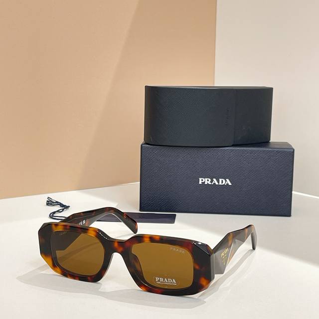 Prad*Model: Spr 17W-Fsize: 51 ports 20-145 DDD