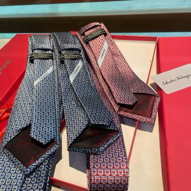 Special no discount with packaging. Salvatore Ferragamo men's new tie series, al