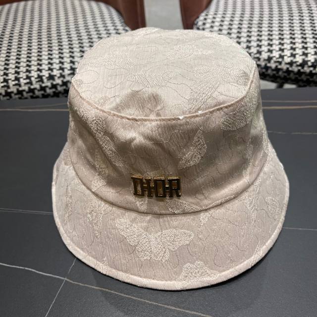 Dior new bucket hat, exquisite and pure style, very cool and fashionable, excell