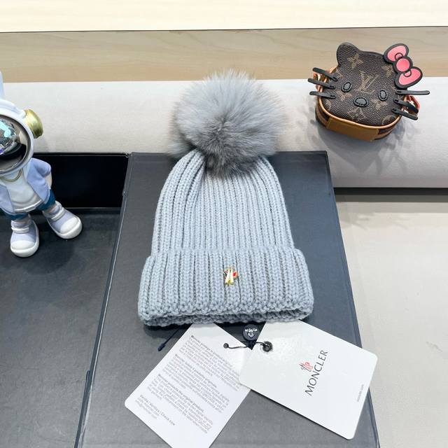 Moncler Dilraba Dilmurat same style black wool ball knitted hat new year all-mat
