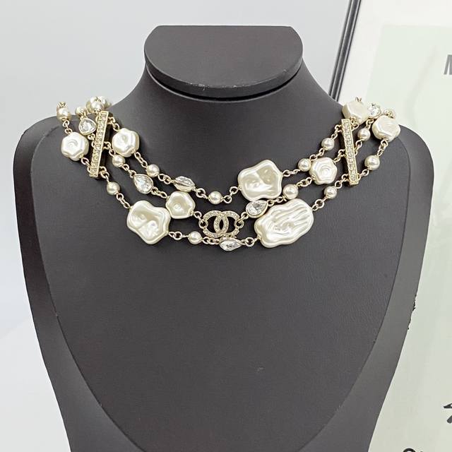 Chanel necklace hot sale new arrival Chan 25 cloud mother-of-pearl double C mult