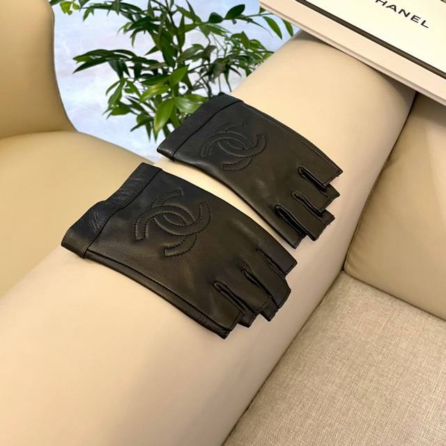 Chanel European new top-grade original women's high-end half-finger gloves. Chan
