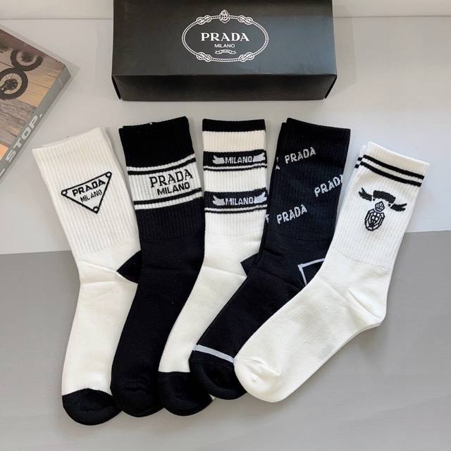 Comes with packaging, 5 pairs per box Prada's new high-end pure cotton stocking