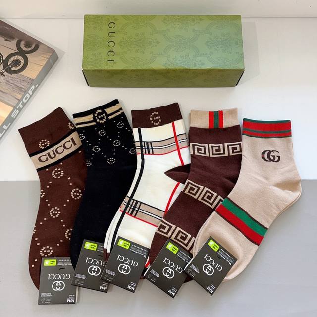 comes with a box of 5 pairs of Gucci new mid-calf men's socks, pure cotton fabr