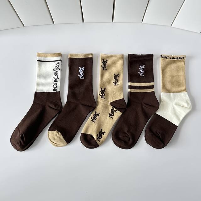 Special counter packaging Ysl Saint Laurent's new mid-length stacked socks! Five