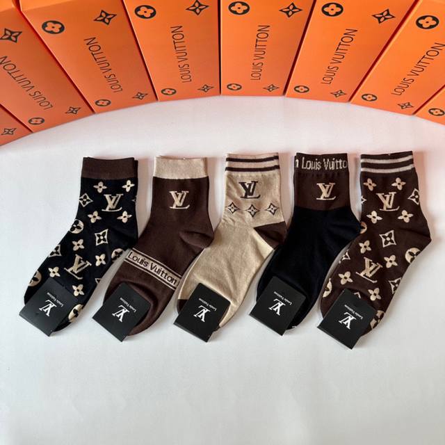 Special packaging Lv Louis Vuitton new classic mid-length stacked socks! Five pa