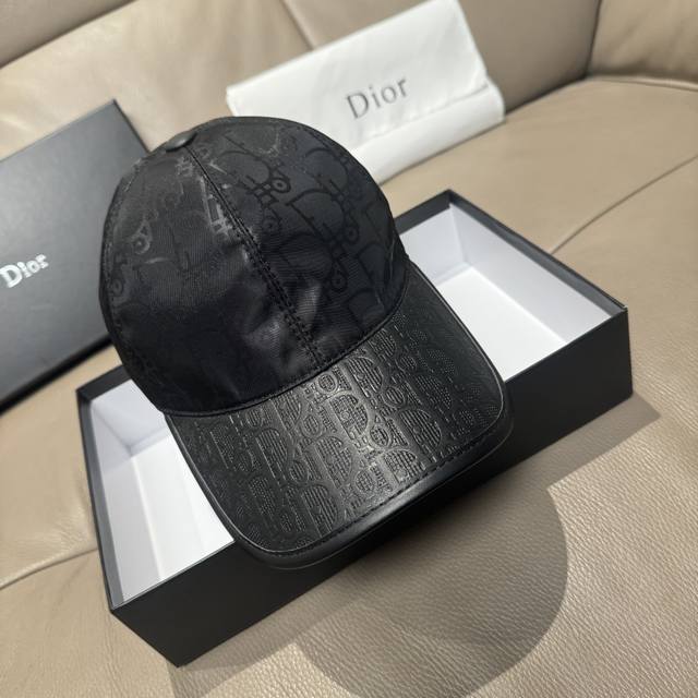 comes with a box bag, a new Dior baseball cap, Dior monogram patchwork leather,