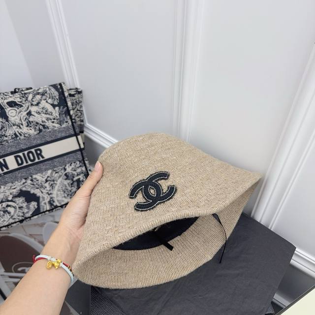 Chanel new wool knitted hat DDD