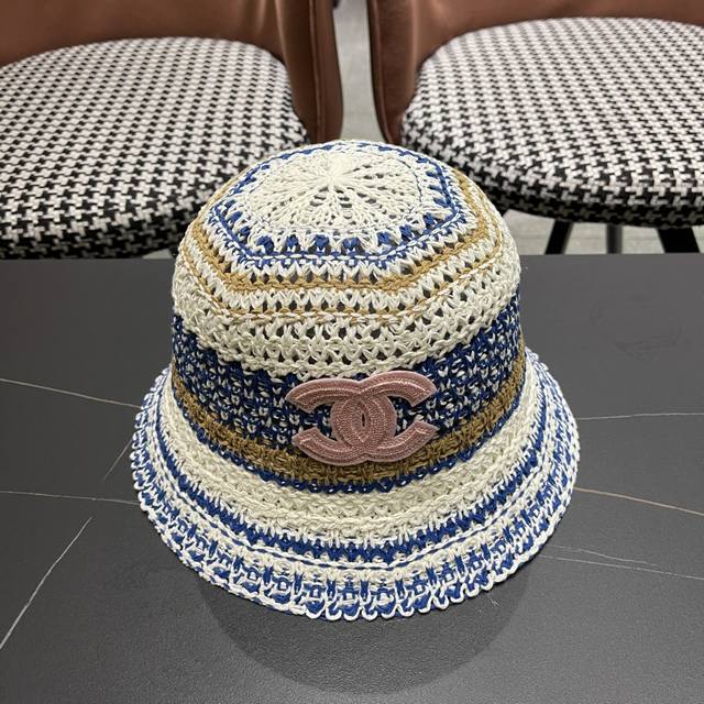 Celine Chanel 2025 new Japanese hollow stripes show the face small knitted hat w