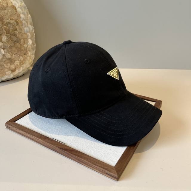 Prada new peaked cap head circumference 57cm DDD