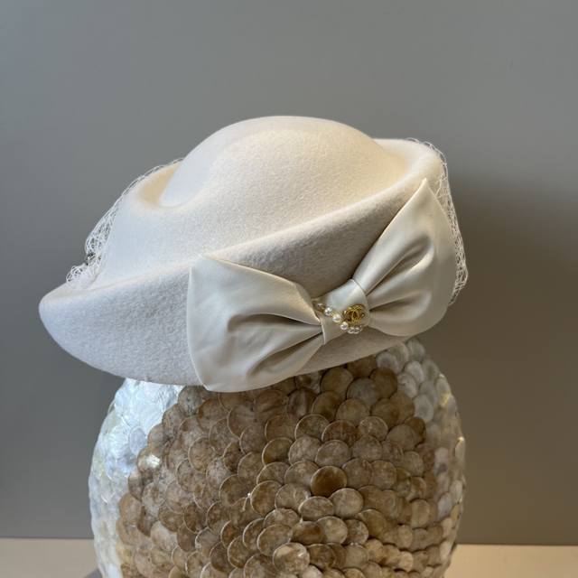 White Chanel autumn and winter new wool beret, 100% wool%, head circumference 5