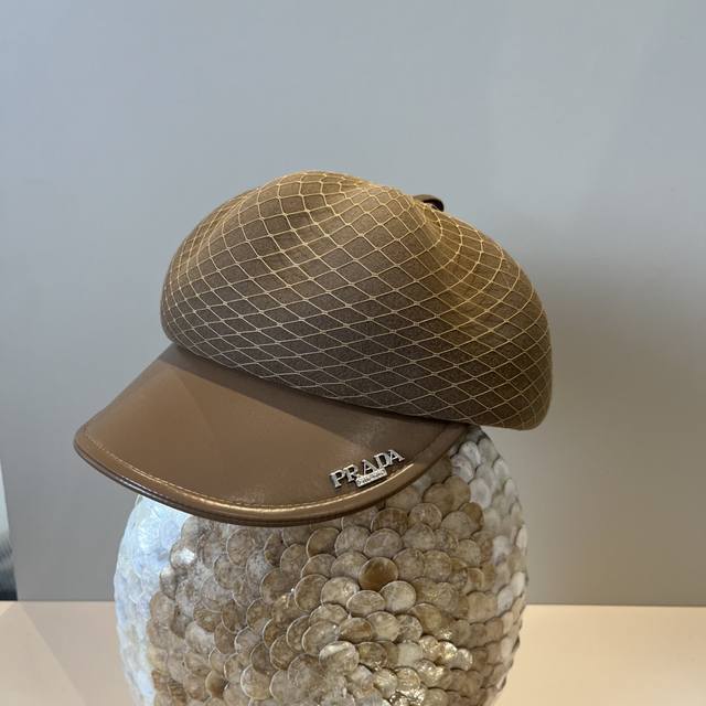 Khaki Prada new duckbill military cap, 100% wool% head circumference 57cm adjus