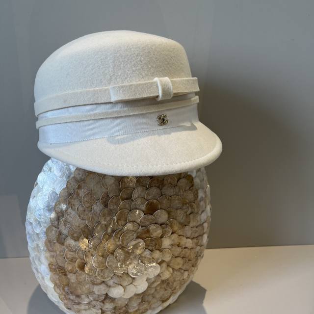 P White Chanel wool military cap, 100% wool fabric, a must-have for internet cel