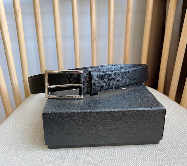 Prada Prada double-sided top layer cowhide men's simple business casual pin buck