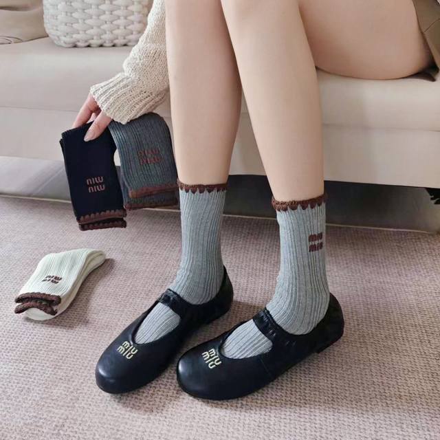 Comes in a box of four pairs of Miu Miu high-quality, super popular online cele