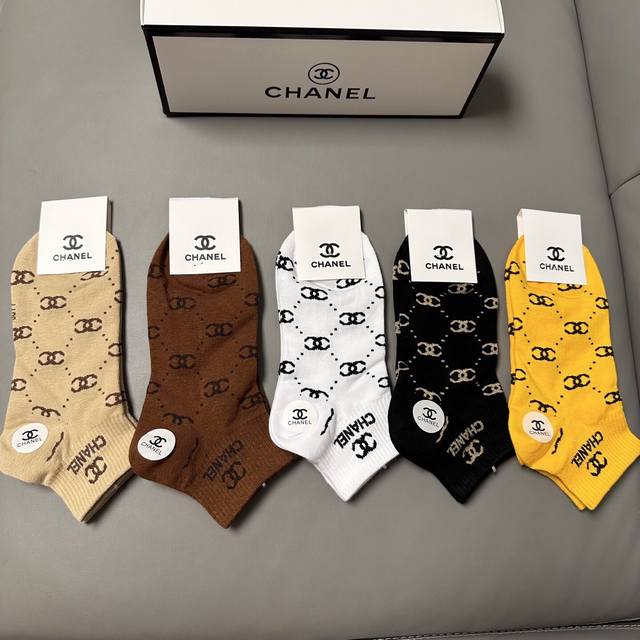 Special Chanel Chanel Ch new women's socks, one box of five pairs of pure cotton
