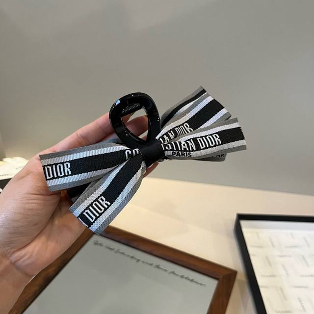 Dior new hairpin DDD