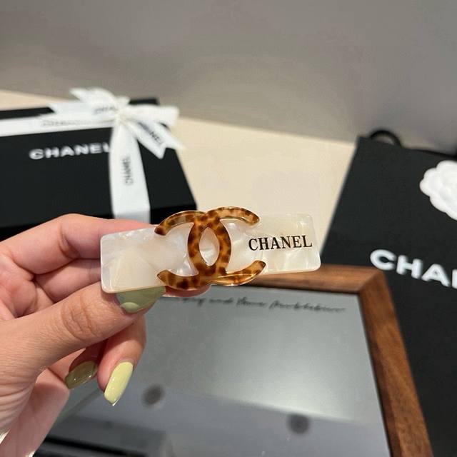 Chanel Chanel new hairpin DDD