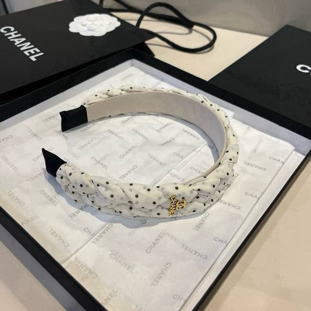 Chanel new headband DDD