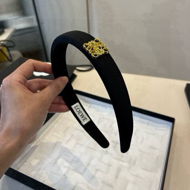 Loewe headband DDD