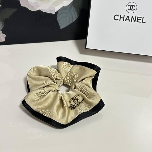 Special counter packaging Chanel Chanel's latest small fragrance style hair band