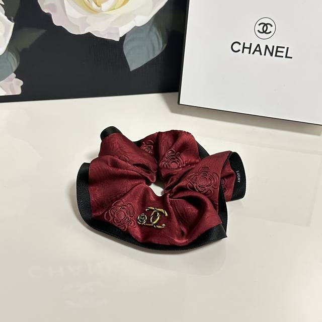 Special counter packaging Chanel Chanel's latest small fragrance style hair band