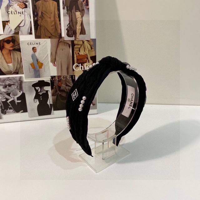 Special counter packaging Chanel's latest spring and summer hit, small fragrance