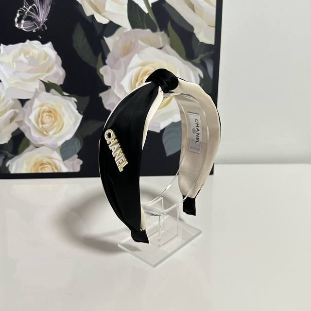 Special counter packaging Chanel Chanel's latest headband Little fairies hurry u