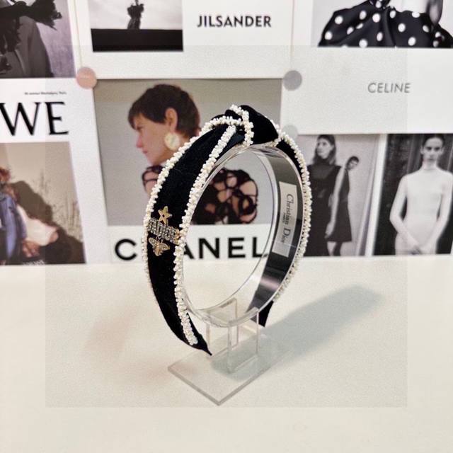 Specially equipped with a full set of packaging Dior Dior popular headband, coun