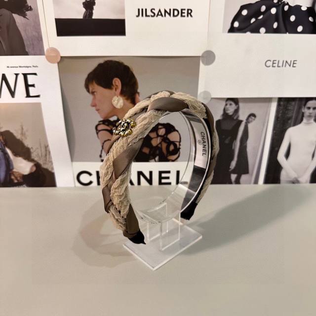 Special counter packaging Chanel Chanel's latest high-tech five-gold hoop# Trust