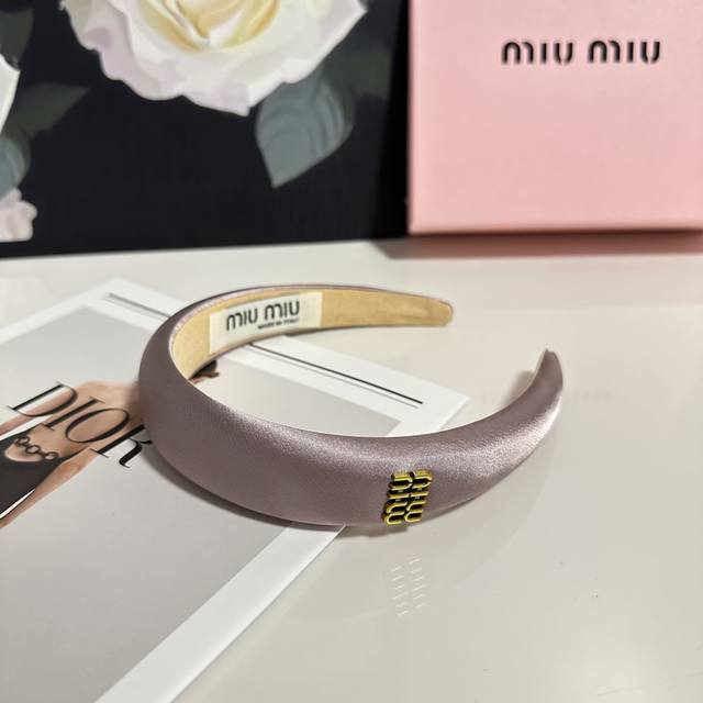 Special counter packaging Miumiu Miu Miu's latest headband Little fairies hurry
