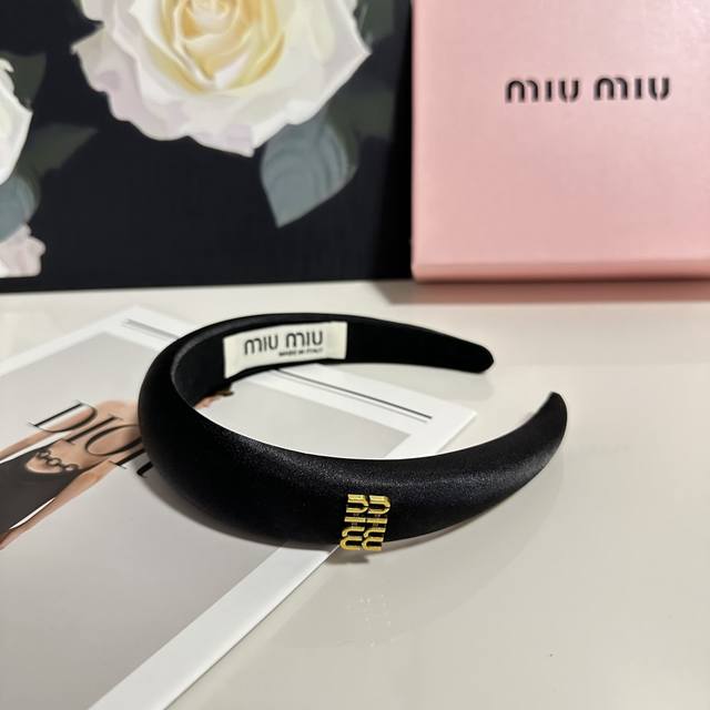 Special counter packaging Miumiu Miu Miu's latest headband Little fairies hurry