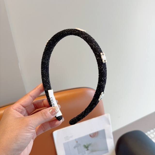 with packaging Celine's popular online celebrity headband is comfortable and st