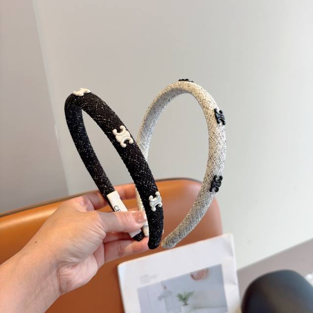 with packaging Celine's popular headband, comfortable and stress-free to wear,