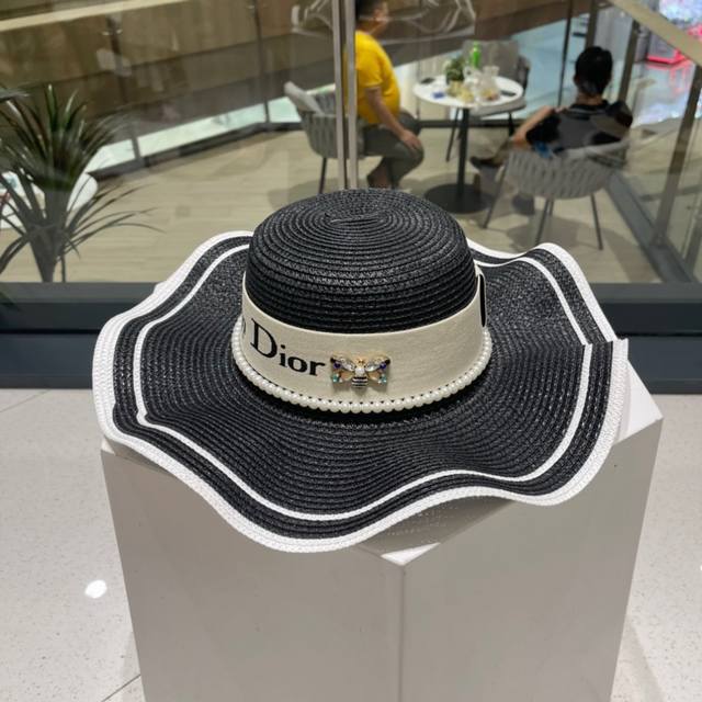 Dior new ruffled straw hat DDD