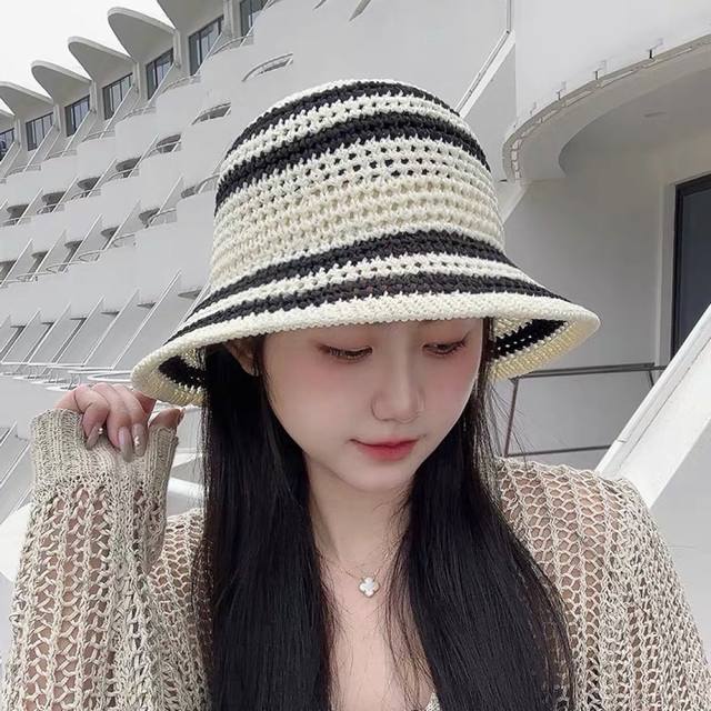 Burberry Burberry new cat striped straw hollow bucket hat women 2025 summer Kore