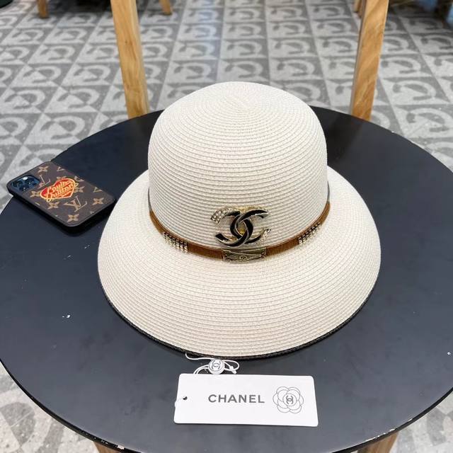 Chanel's new color-blocked bucket hat is a must-have for going out and is easy t