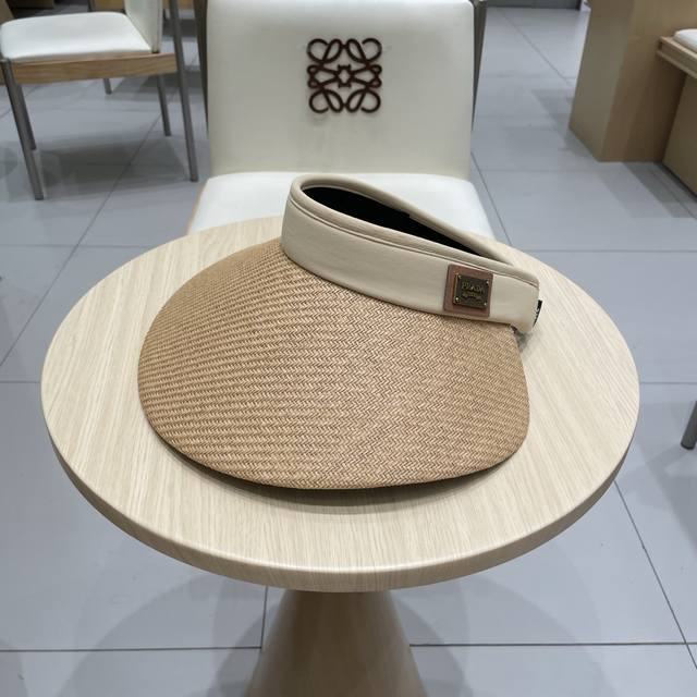 Prada Prada large brim black plastic sun hat women's summer vacation straw hollo