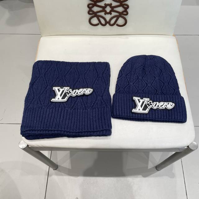 Lv home. Two-piece set - wool suit hat classic suit hat! Hat scarf! Warm and sup