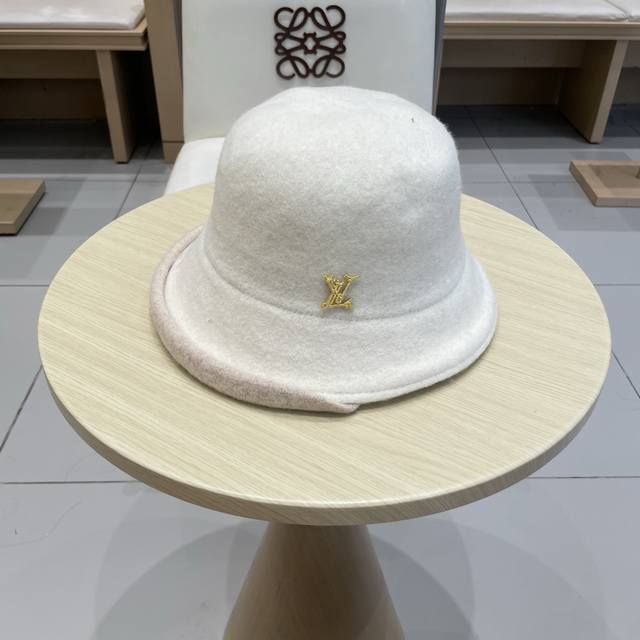 Louis Vuitton baseball cap Louisvuitton 100% wool simple contrast color curled e