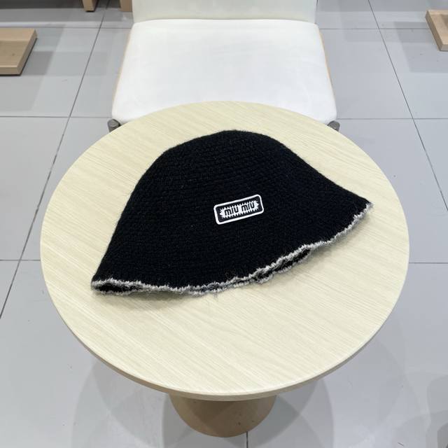 Miumiu Miu Miu Plush Fisherman Hat Women Autumn and Winter 2025 New Xiaoxiang St